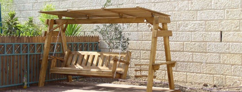 נדנדה מעץ מלא זוגית ונדנה לפעוט