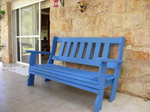 ספסל כחול מעץ מלא 